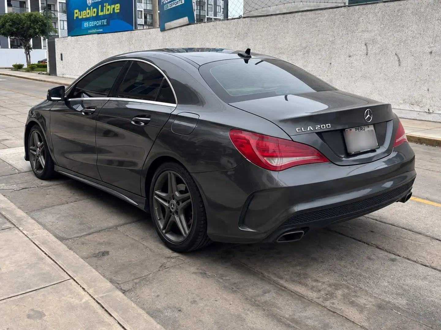 Mercedes Benz CLA 200 2015